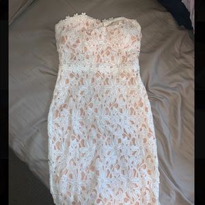 Lulu’s Midi White Lace Strapless Dress